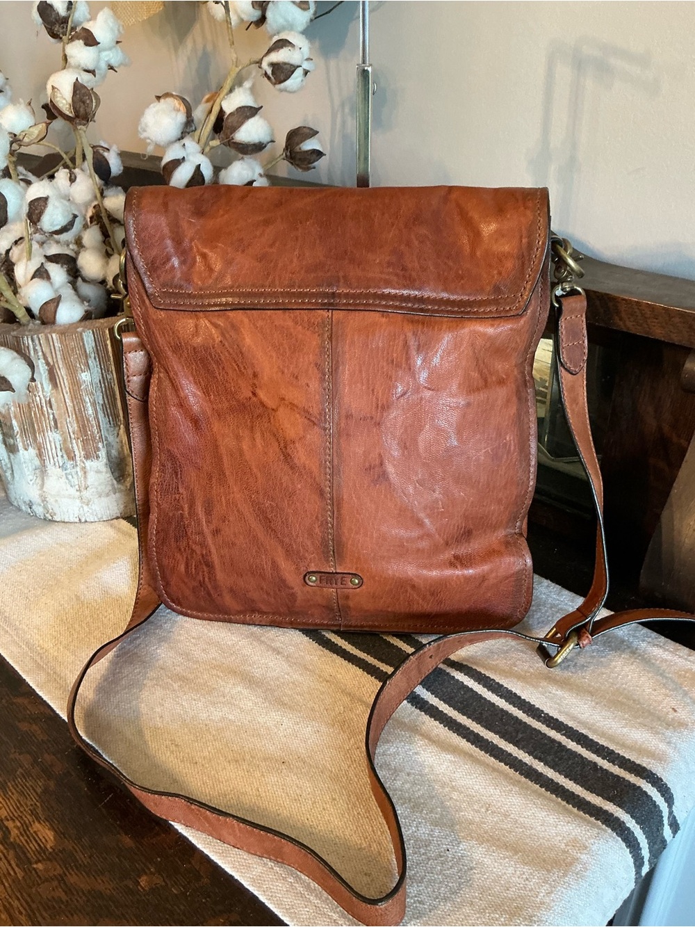 RARE Frye Leather Cameron Magazine Crossbody Bag Cognac Brown Retail $438 - Picture 4 of 12